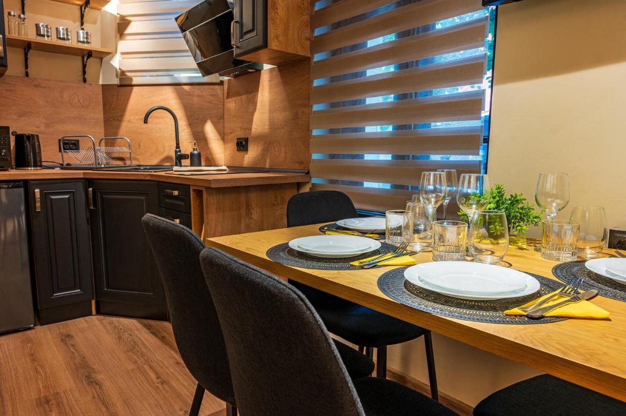 Apartpro Apartments, เวลีคอเทอร์โนโว ภายนอก รูปภาพ