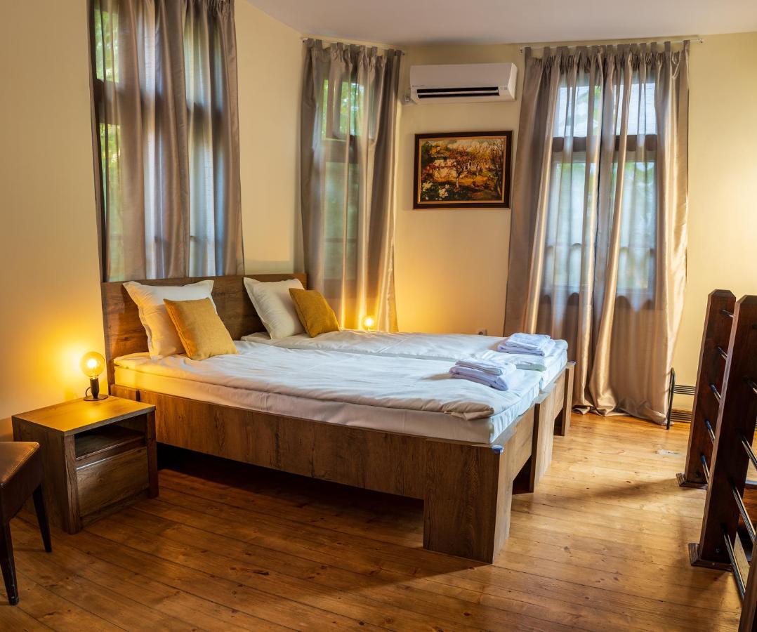 Apartpro Apartments, เวลีคอเทอร์โนโว ภายนอก รูปภาพ