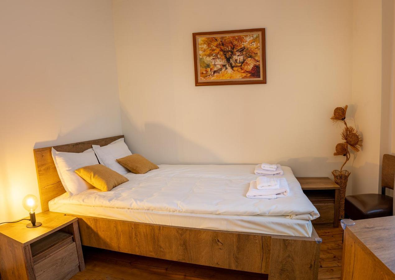 Apartpro Apartments, เวลีคอเทอร์โนโว ภายนอก รูปภาพ