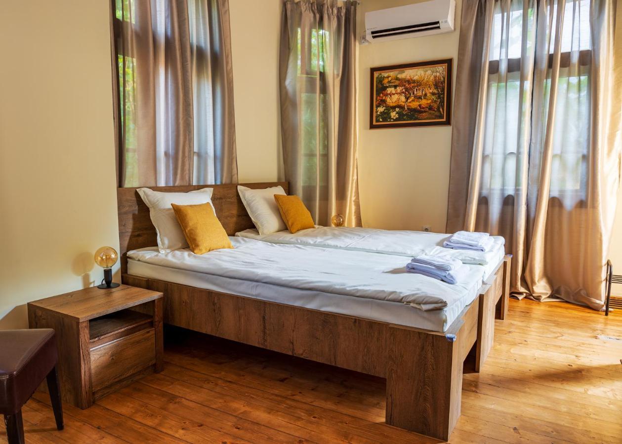 Apartpro Apartments, เวลีคอเทอร์โนโว ภายนอก รูปภาพ