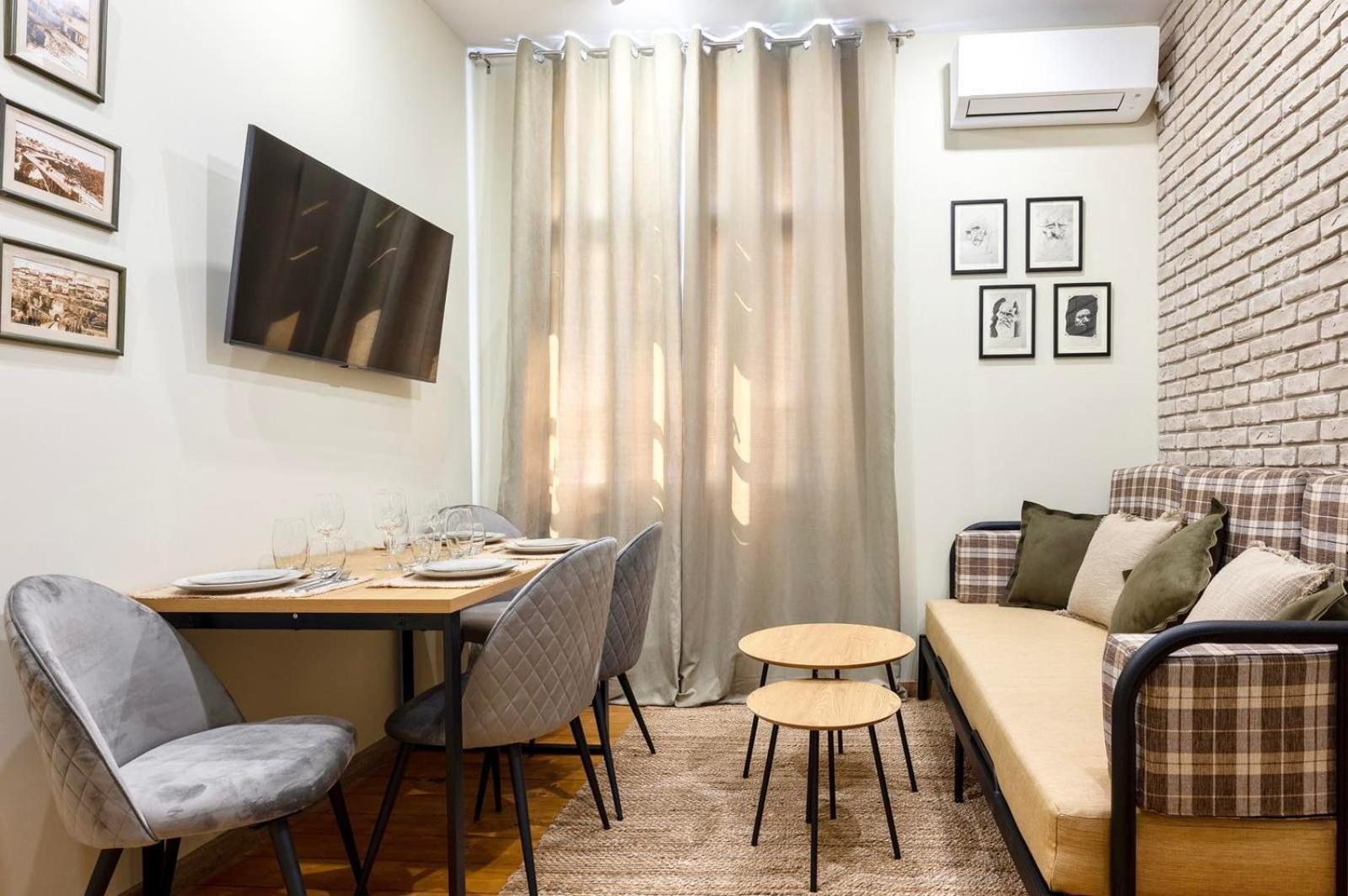 Apartpro Apartments, เวลีคอเทอร์โนโว ภายนอก รูปภาพ